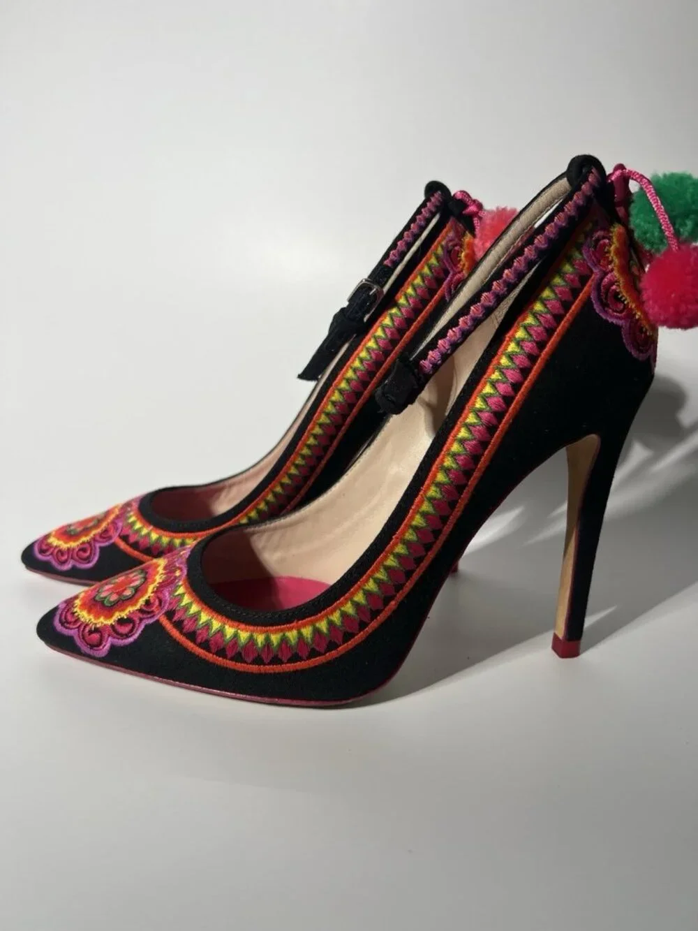 L.K. Bennett Caroline Issa Limited Edition Parrot Heels EU 38 - Picture 13 of 15